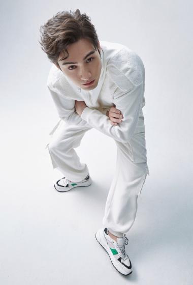 张彬彬酷帅养眼黑白写真大片78