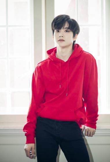 周彦辰pony帅气活动照图片89