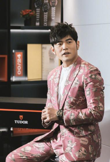 周杰伦最新代言活动照图片13