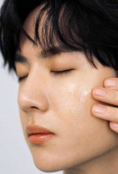 王一博清爽帅气代言写真图片46