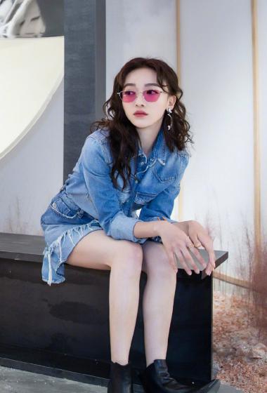 吴谨言时尚俏丽活动写真图片89