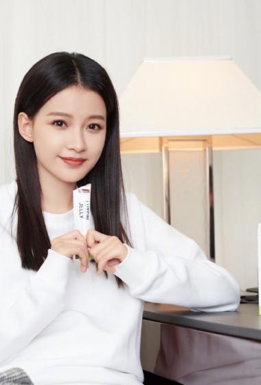 孙怡清新甜美代言写真图片12