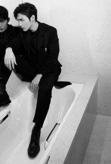 张彬彬黑色西服帅气活动照图片56