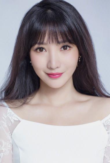 柳岩性感明媚写真图片39