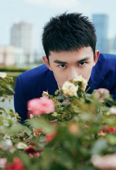 吴磊清新短发西装写真图片59