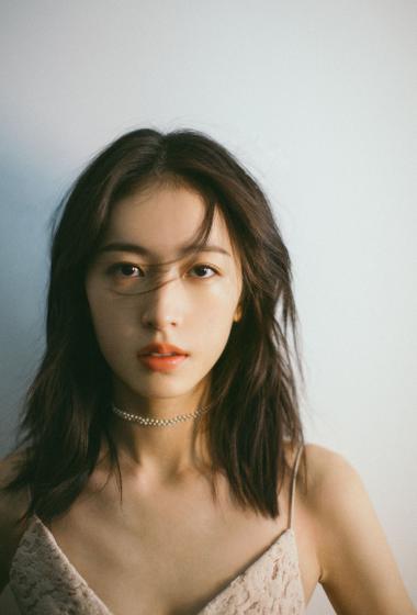 周雨彤清新甜美写真图片78