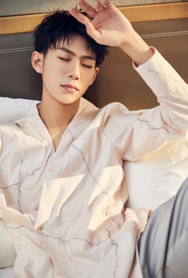 刘家祎最新西服写真图片56