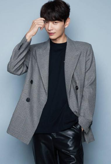 李民基帅气迷人写真图片22