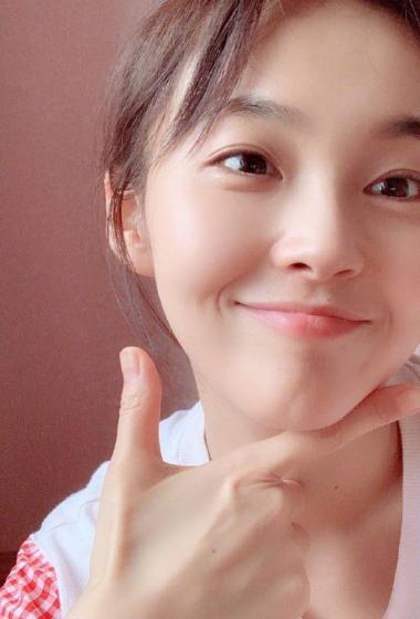 张佳宁清新甜美自拍图片55