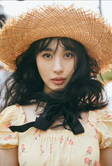 李菲儿港风慵懒卷街拍写真图片29