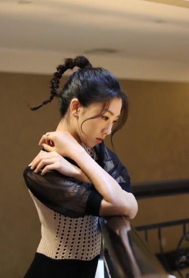 颜卓灵优雅时尚写真图片26