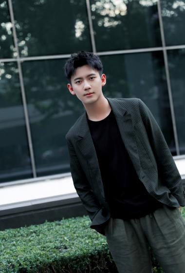 赵顺然休闲帅气写真图片55