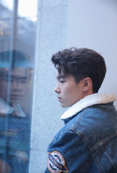 翟子路休闲帅气写真图片33