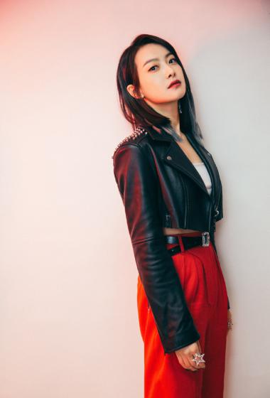 宋茜酷美皮衣时尚写真图片812