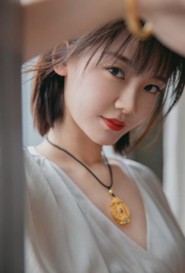 苗苗优雅浪漫写真图片36