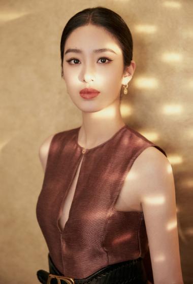 杨采钰大气优雅写真图片1012