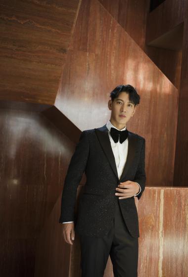 蒲巴甲黑色西装绅士写真图片36