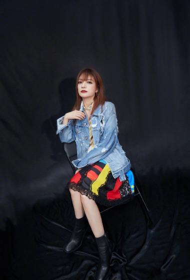 赵薇酷飒率性利落写真图片18