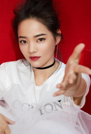 薇薇安个性时髦写真图片23