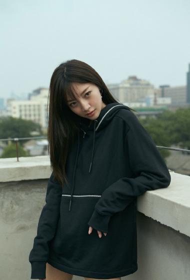 郑雅文酷美街拍写真图片24