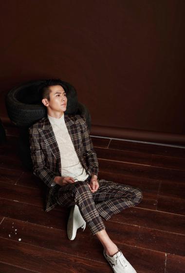 刘端端潮流时尚帅气写真图片29