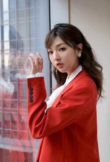 强东玥印花裙甜美写真图片29