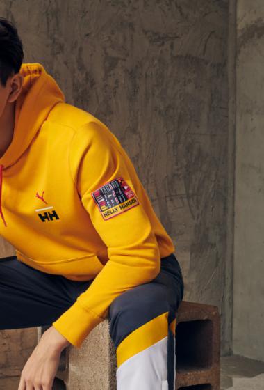 简介:李现野兽派慵懒帅气写真图片,分享一组李现图片给大家,图中的