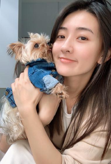 梁洁居家私服宠物自拍照图片35