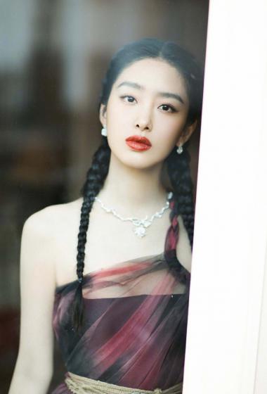 杨采钰麻花辫曼妙优雅写真图片66