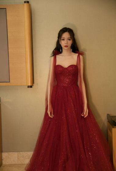 沈梦辰红色礼裙性感写真图片24