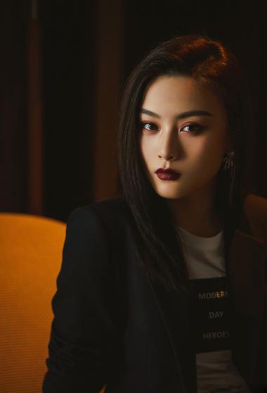 尚语贤西装酷飒写真图片25