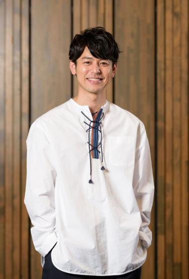 妻夫木聪简洁白衣写真图片312