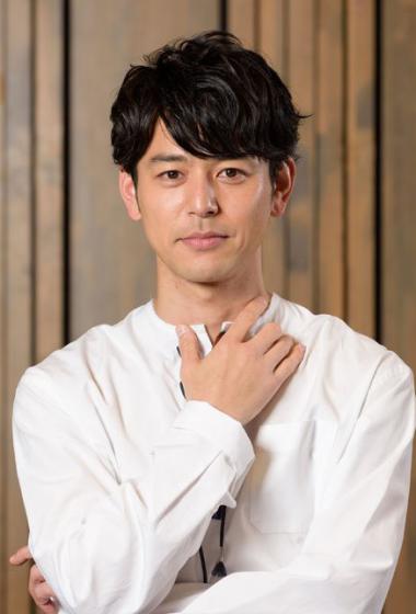 妻夫木聪简洁白衣写真图片312