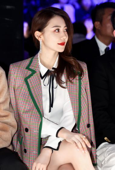 黄梦莹格纹西装飒美写真图片69