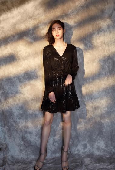 万鹏黑色星光裙优雅写真图片66