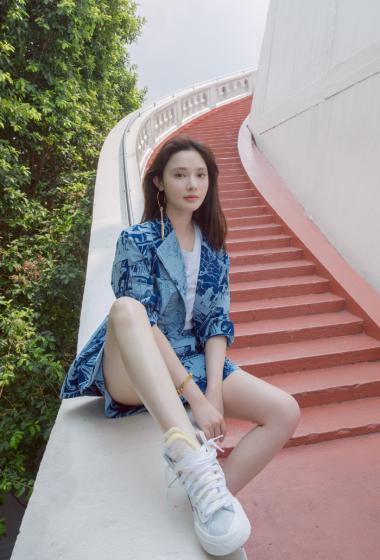 彭小苒清爽蓝色套装写真图片44