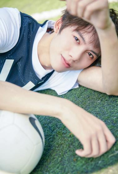 邓超元运动背心元气操场写真46