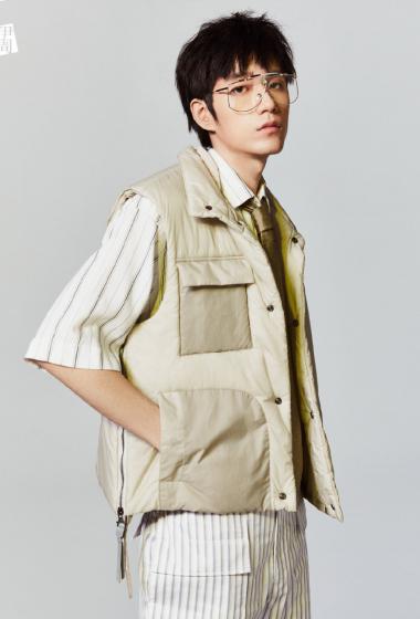 张颜齐风衣眼镜杀写真图片718