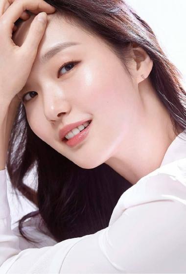 > 金高银广告代言海报写真图片(1/9)