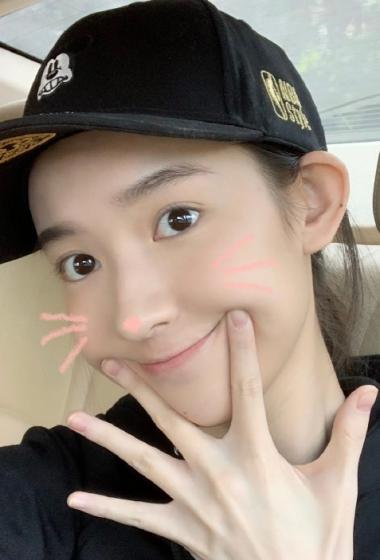 王玉雯可爱甜美自拍照图片19