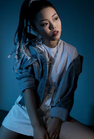 演员王莎莎摩登性感写真89