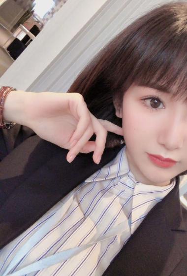 毛晓彤短发西装干练自拍照图片33