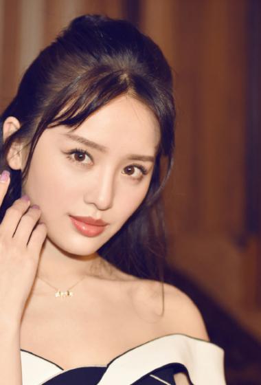 罗秋韵唯美性感活动照图片45