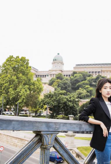 梁洁西装干练酷飒写真图片25