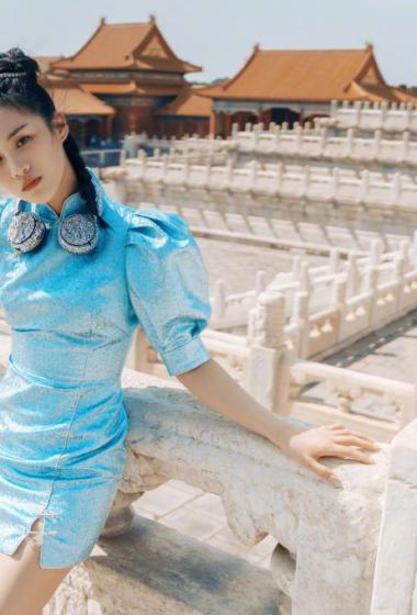 安悦溪蓝色旗袍魅力写真图片39