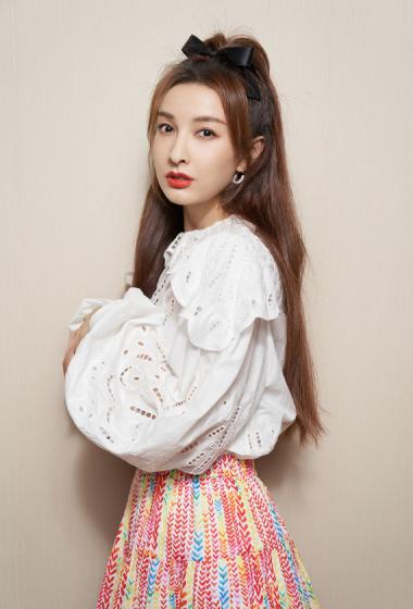 吴昕编织彩裙柔美写真图片33