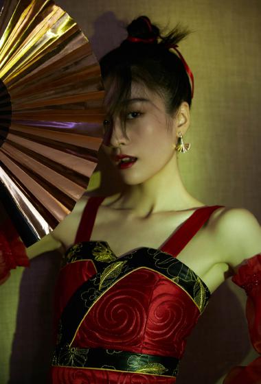 张雪迎美艳红衣古风写真图片79