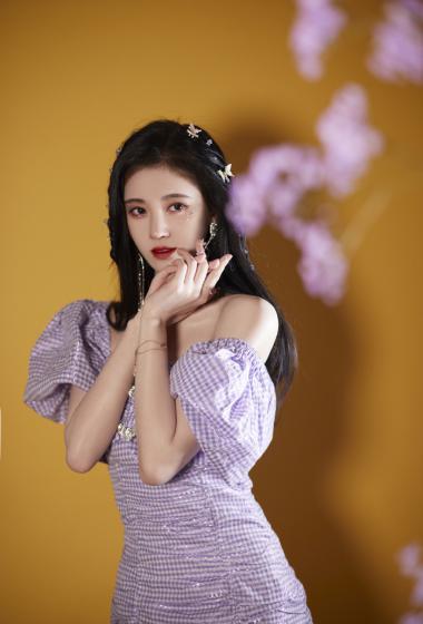 鞠婧祎紫色格子裙仙气写真图片23