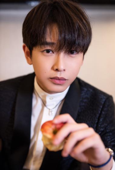 彭昱畅精致帅气写真图片99