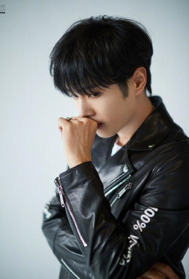 李汶翰黑色皮衣时尚写真图片79